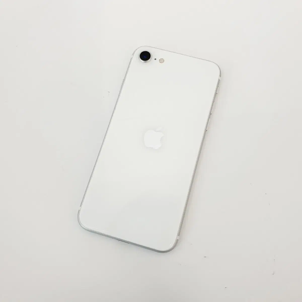 아이폰SE2 64GB 화이트 색상 판매합니다! (배터리100%) | 브랜드 중고